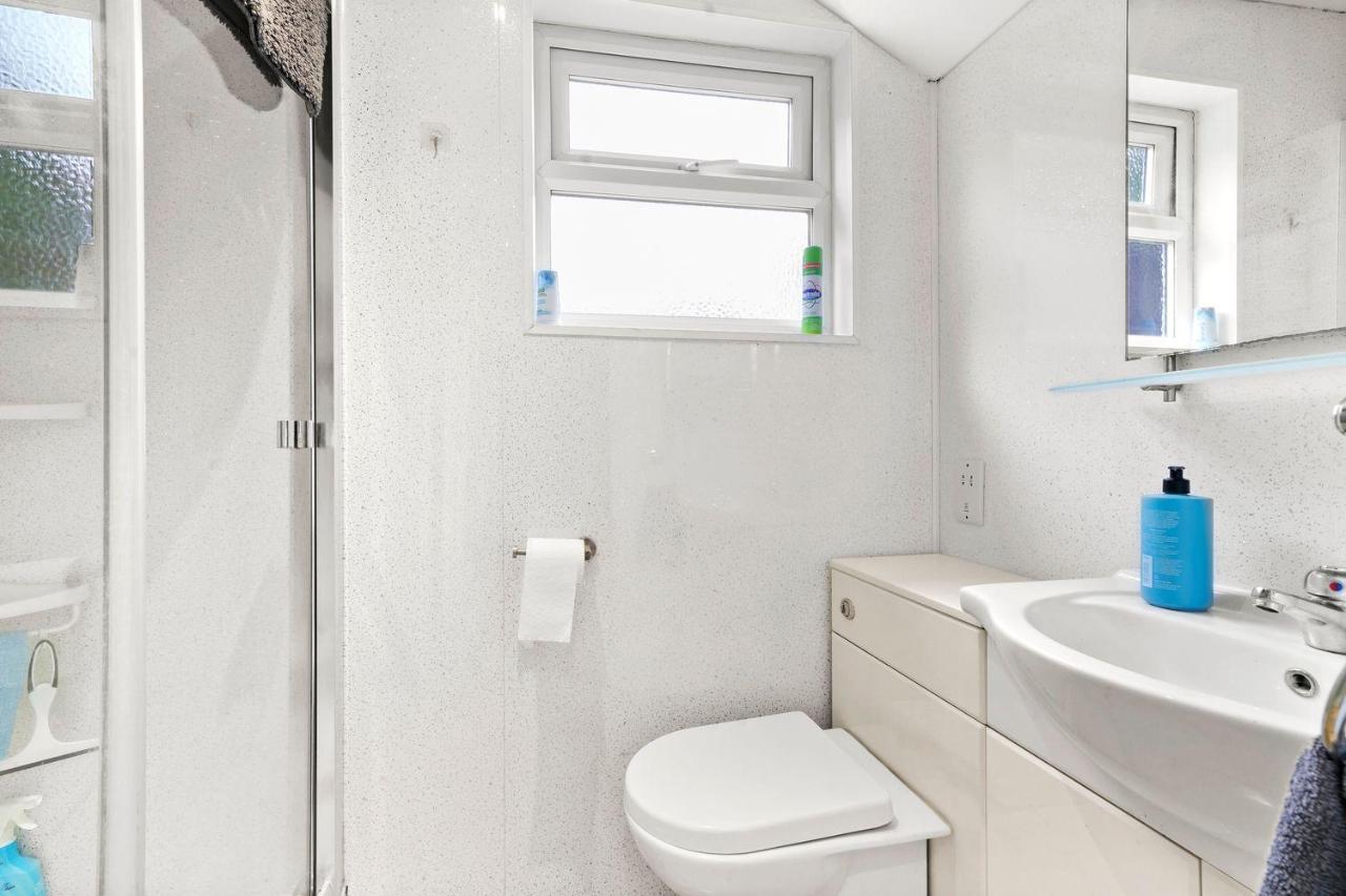 Comfortable 2 Bedroom Property, Μέιντστοουν Εξωτερικό φωτογραφία